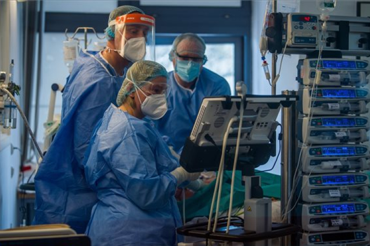 A fertőzöttek száma 251,9 millió, a halálos áldozatoké több mint 5,079 millió a világon