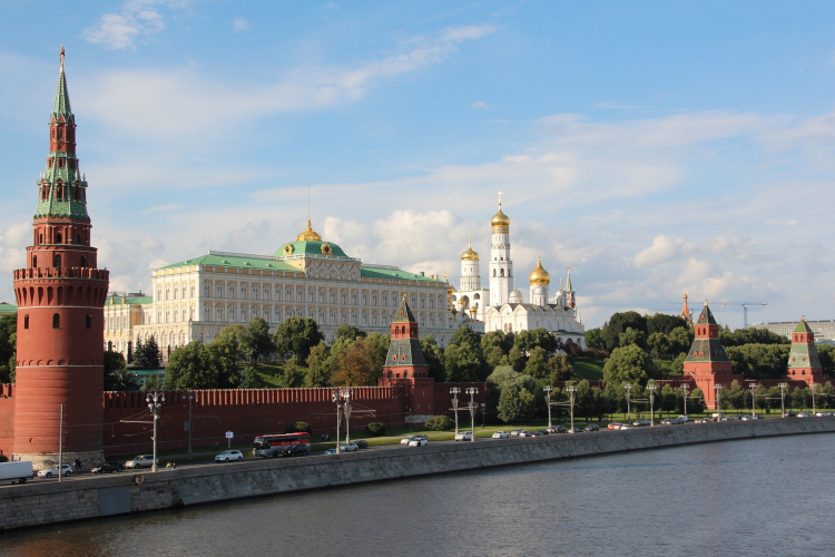 Kreml: tárgyalni csak a \