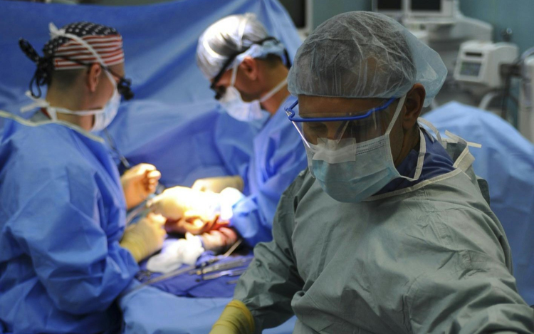 Itt a friss várólista: tovább nőtt a műtétre várók száma