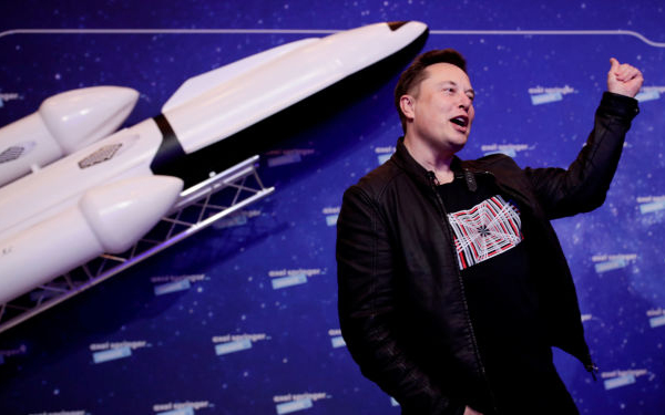 Elon Musk rakétája viszi majd a világűrbe a magyar kisműholdat
