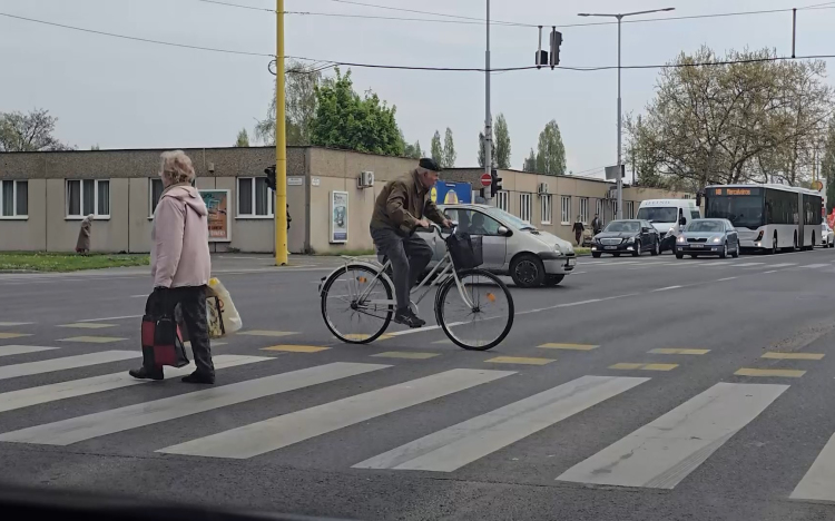 Két keréken is be kell tartani a szabályokat