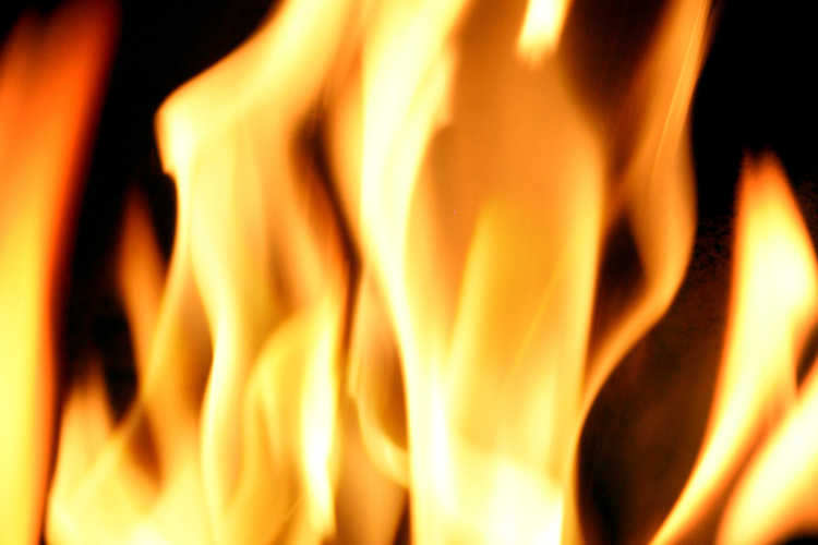 Avartűz miatt állt a forgalom a 82-esen