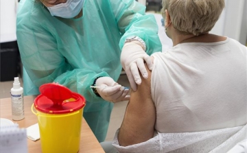 Már majdnem kétmillió adag vakcinát adtak be Szerbiában