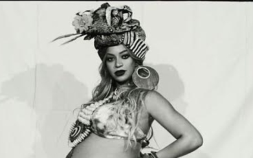 Micsoda fotók! Beyonce babaváró bulit rendezett