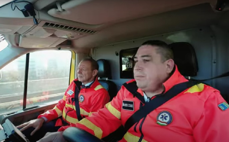 Így vezessünk, ha jön a mentő