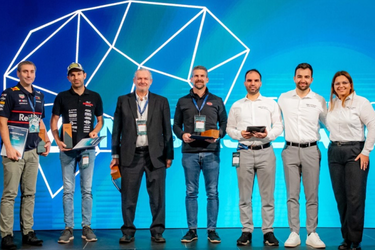 Ismét a Széchenyi-egyetemen tartották a Formula Student Symposiumot