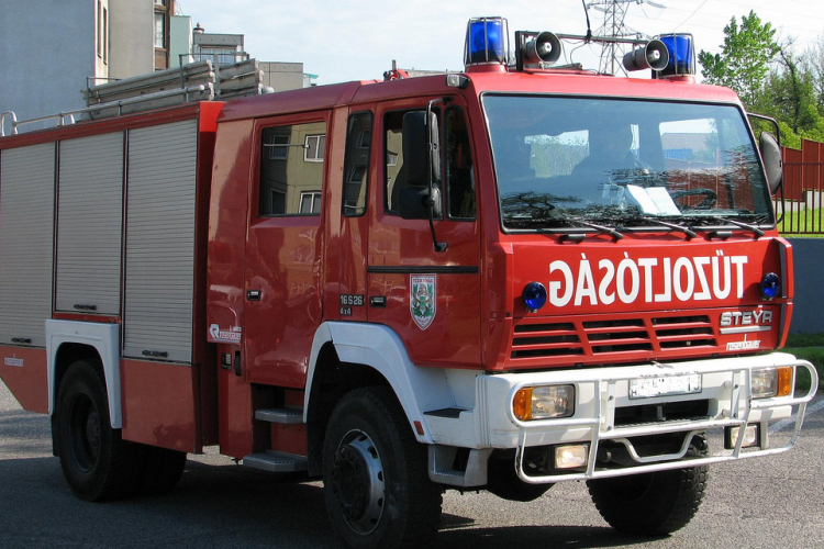 Tűzesetek, műszaki mentések, tizenegy sérült 