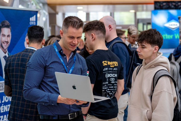 Felkészítés is tartozott az idei állásbörzéhez