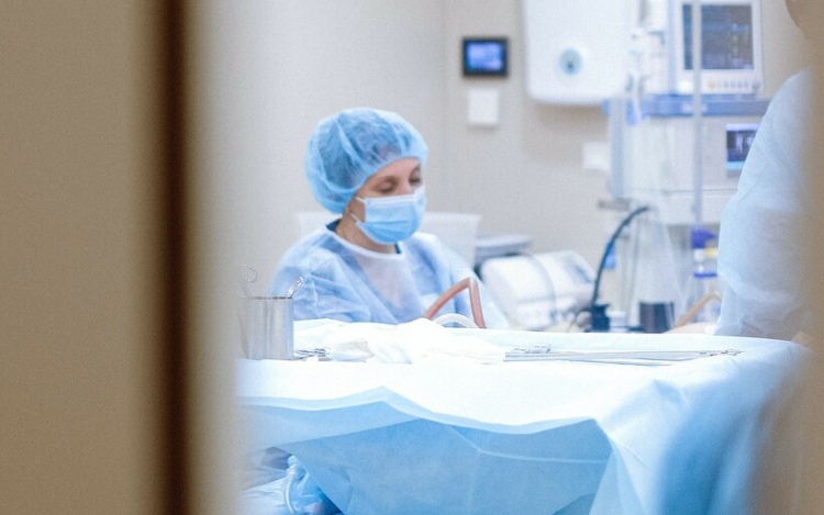 A soha véget nem érő történet: ismét itt vannak a kórházi várólisták