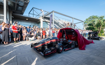 Rajthoz áll az egyetemi csapat első elektromos autója