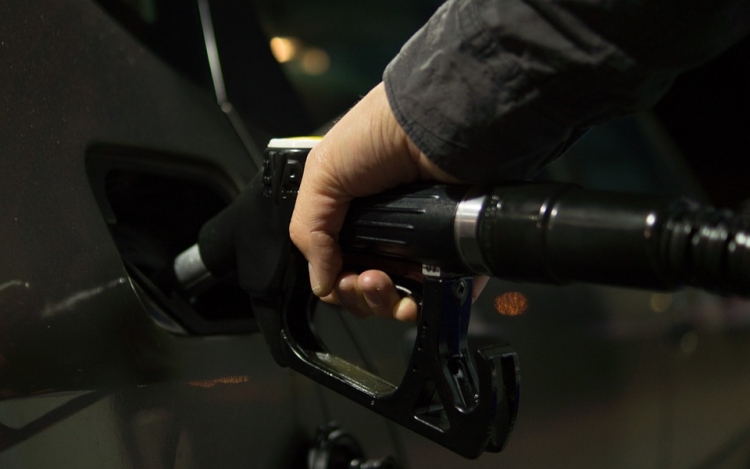 Elkezdődtek a kárkifizetések a felcserélt üzemanyagok miatt 