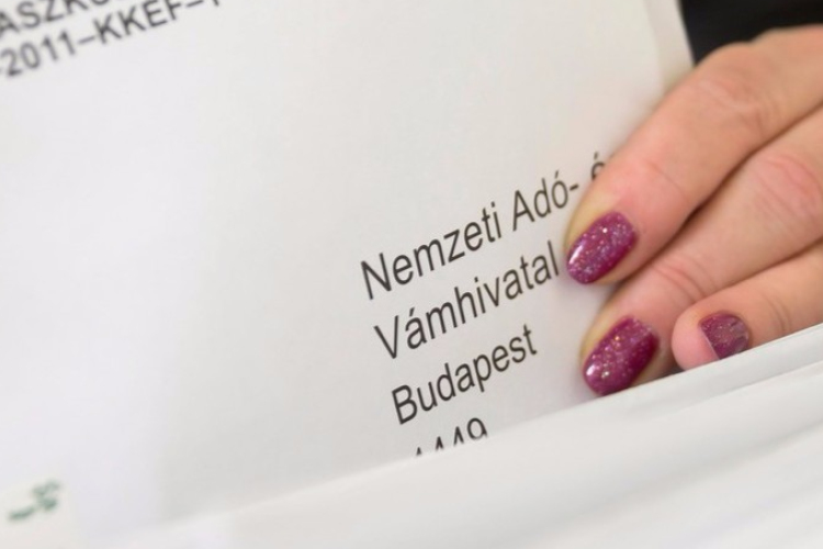 Hamarabb utalják ki az szja-visszatérítést az adóbevallásban igénylőknek 