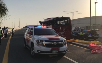 Súlyos buszbaleset történt Dubajban, legalább 17 halott