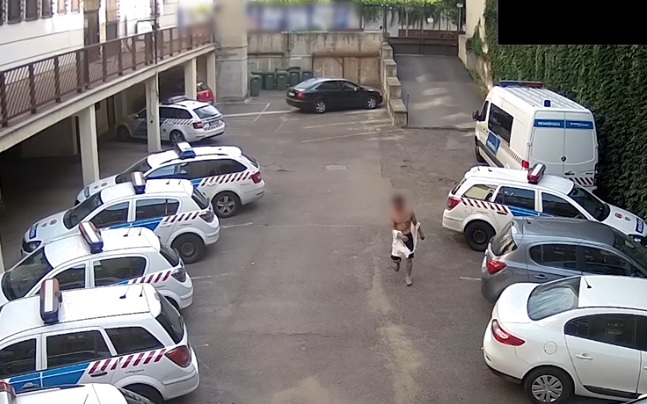 A rendőrség udvarára mászott be - VIDEÓ
