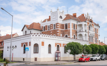Az egyetem megvenné a postapalotát, s a posta is működhetne