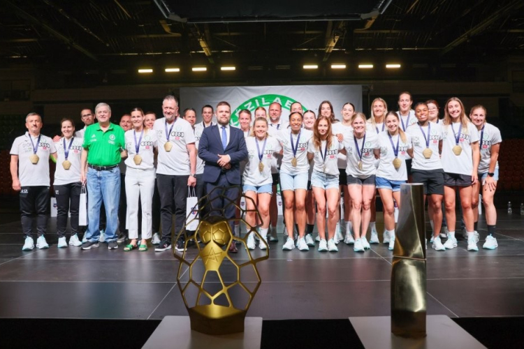 Két kupa idén, jövőre három?