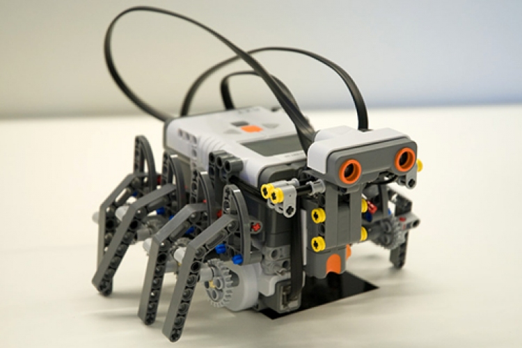 Magyar döntő: kincskereső Lego-robotok is versenyeznek