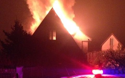 Kisbajcs - A tűz a lakóházat is elérte