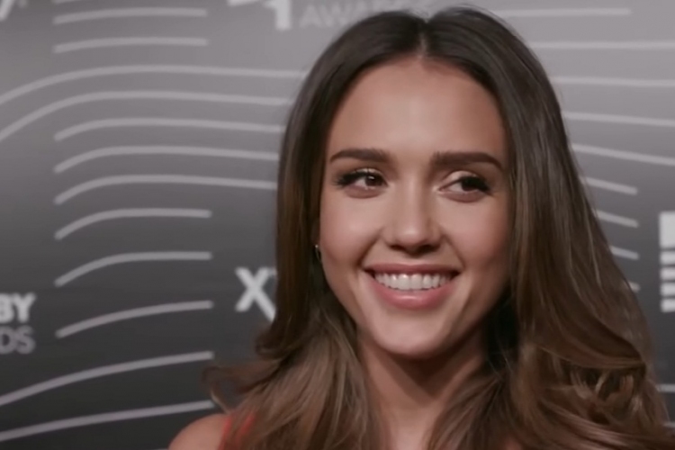 Jessica Alba csodálatos hírt közölt rajongóival 