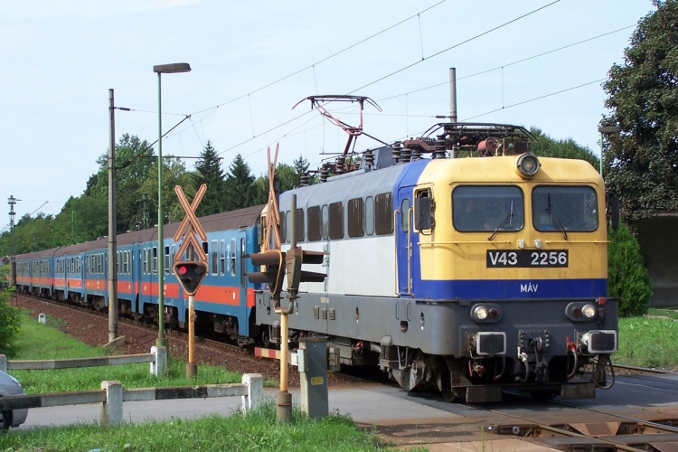 Mávinform: nem fogad és nem indít vonatokat a győri pályaudvar