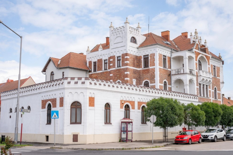 Az egyetem megvenné a postapalotát, s a posta is működhetne