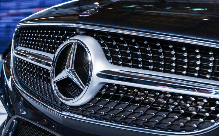 Így kerüld el a lelakott vagy ellopott Mercedes autókat: a VIN-jelentések mindent elárulnak