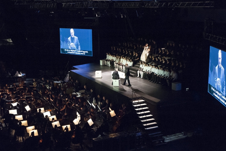 José Cura világhírű tenor vezényelte az Otellót Győrben - képgalériával