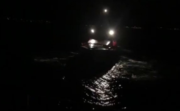 Égő jachtról mentették ki az ukrán ökölvívó-óriást