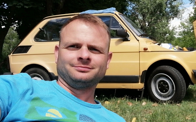 Látott már ennyi bájos Kispolszkit egy helyen? – Fotók a győri Fiat 126 találkozóról