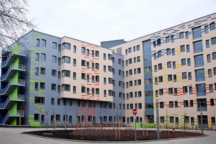 Adományból újítottak fel egy kórtermet a győri kórházban