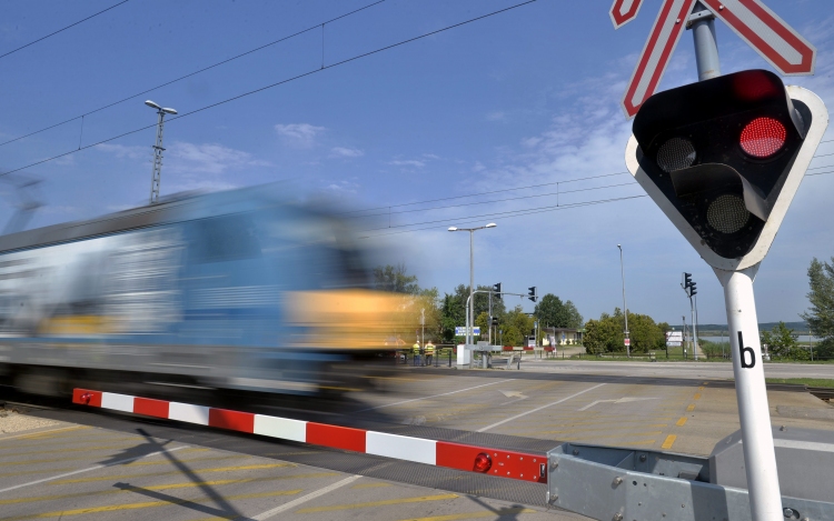 Az autóvezetők hibájából történnek a vasúti balesetek