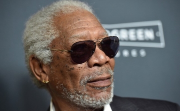 Nyolc nő zaklatásával vádolják Morgan Freemant