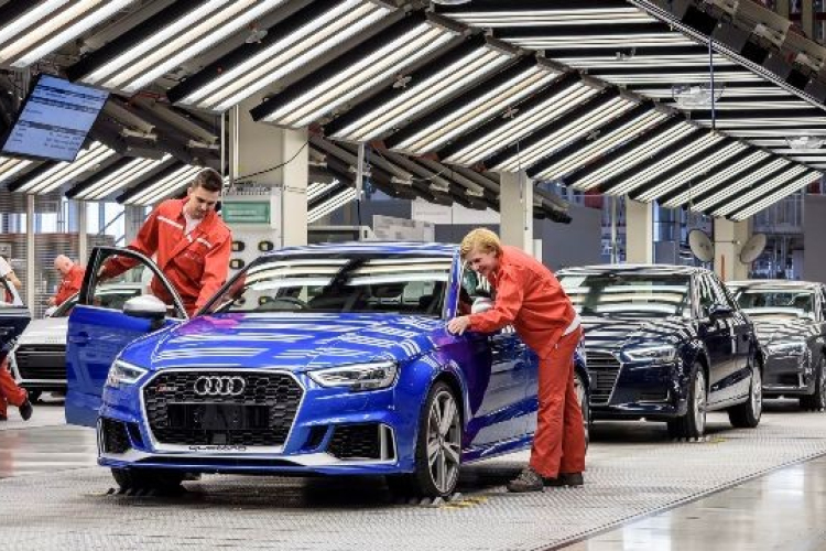 Audi: a szakszervezet nagyot emelne a béreken, a cég nem