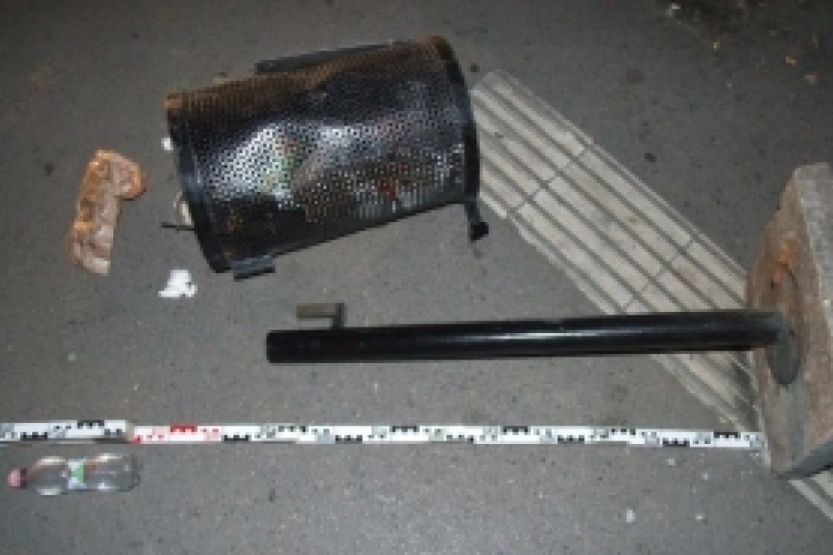 18 és egy 21 éves koroncói férfi garázdálkodott Győrben