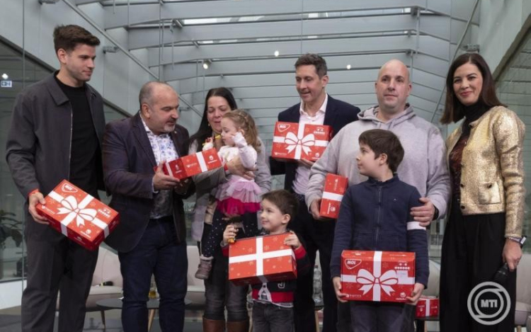 Tegyük szebbé a rászoruló gyerekek karácsonyát!