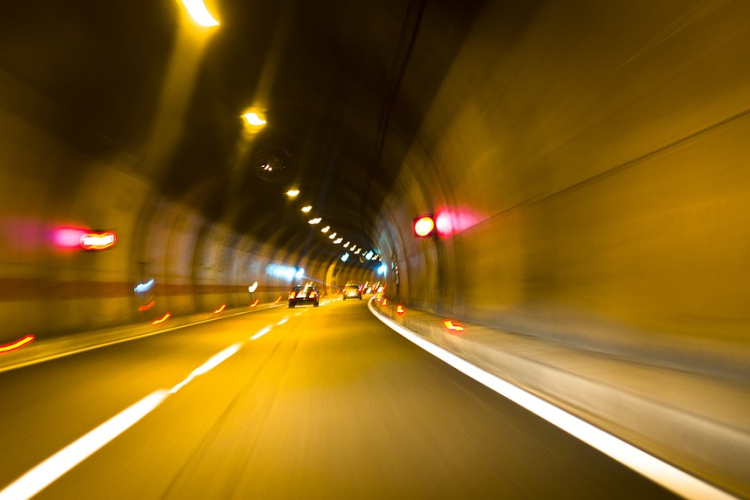 Átadták Törökországban a világ második leghosszabb kétcsöves közúti alagútját