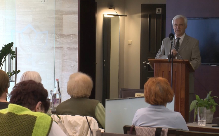 Rímes Kávé Berzsenyiről