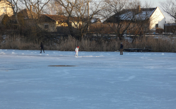 Tilos a tavak jegére menni