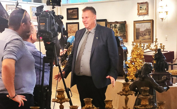 Bemutatták a Földváry Aukciósház kincseit, amelyre októberben licitálni lehet