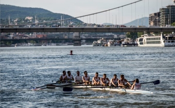 Több tízezer néző előtt győri evezőssiker a Dunai Regattán 