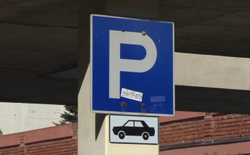 Korlátozzák a parkolást Győrben a Petőfi híd alatt