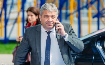 Életet mentett a repülőn a román egészségügyi miniszter