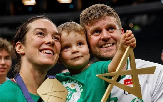 Kari Brattset Dale babát vár