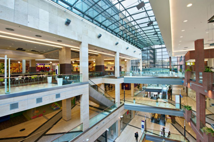 Öngyilkos lett egy férfi a Corvin Plázában