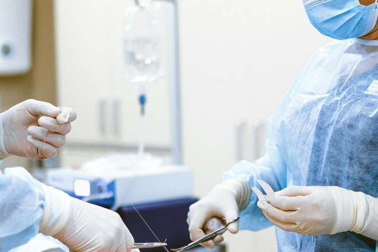 Dehogy rövidül a várólista