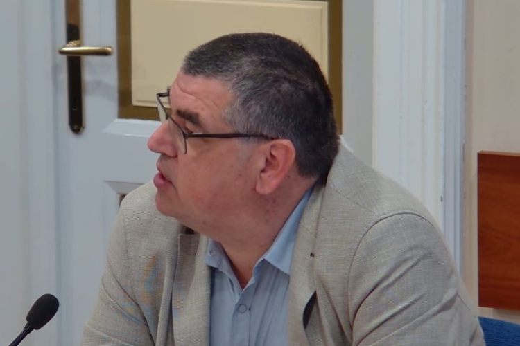 Nem összeférhetetlen Fekete miniszteri biztosi kinevezése – a bizottság szerint legalábbis