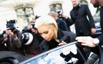 Kim Kardashian naprakész meghökkentésből – Most éppen szőke lett