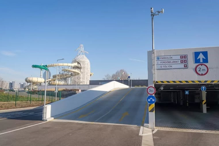 Megszűnt a részleges parkolólezárás