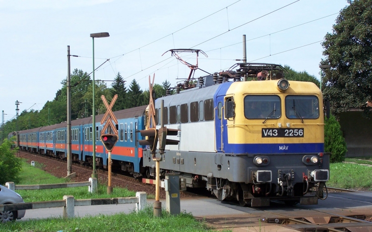 Mávinform: nem fogad és nem indít vonatokat a győri pályaudvar