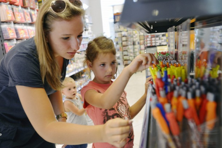Már hétfőn megkapják a családi pótlékot